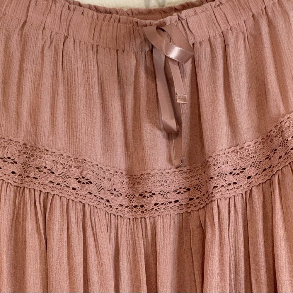 🆕 Pale Mauve Crochet Lace Maxi Skirt XL – Flowy Western Boho 🆕 - Picture 2 of 14